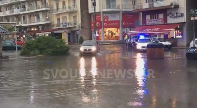 Ξεκίνησε η κακοκαιρία: Προβλήματα σε Γρεβενά και Καστοριά (βίντεο)